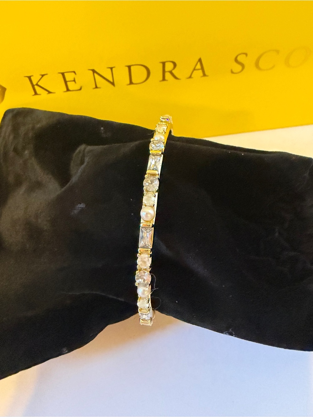Kendra Scott Gracie Gold Bangle Bracelet In White Mix